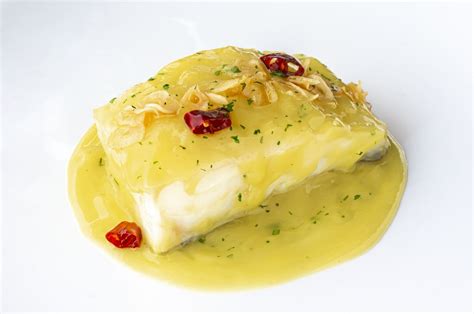  Bacalao al Pil Pil – A Delectable Seafood Symphony Infused With Zesty Garlic and Silky Olive Oil!