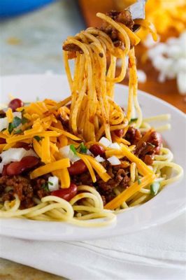  Cincinnati Chili: A Symphony of Spice and Comfort Served Over Spaghetti!