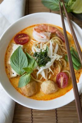  Laksa Johor: An Exuberant Symphony of Creamy Coconut Curry and Springy Noodles That Will Ignite Your Taste Buds!